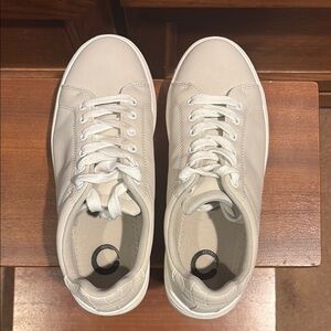 Journee Sneakers Gray White 6.5